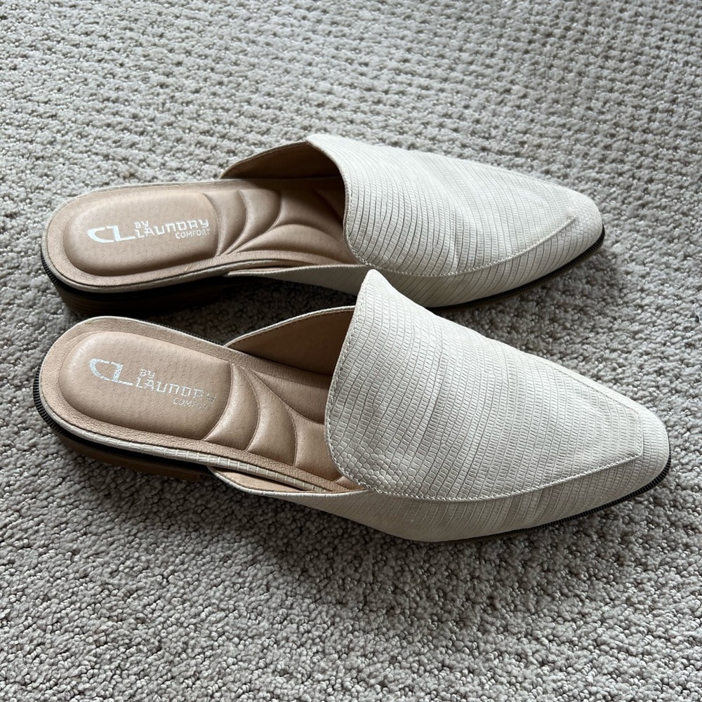Chinese Laundry mule